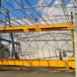 Double girder overhead crane with electrohydraulic grab instalation_Strele industrial